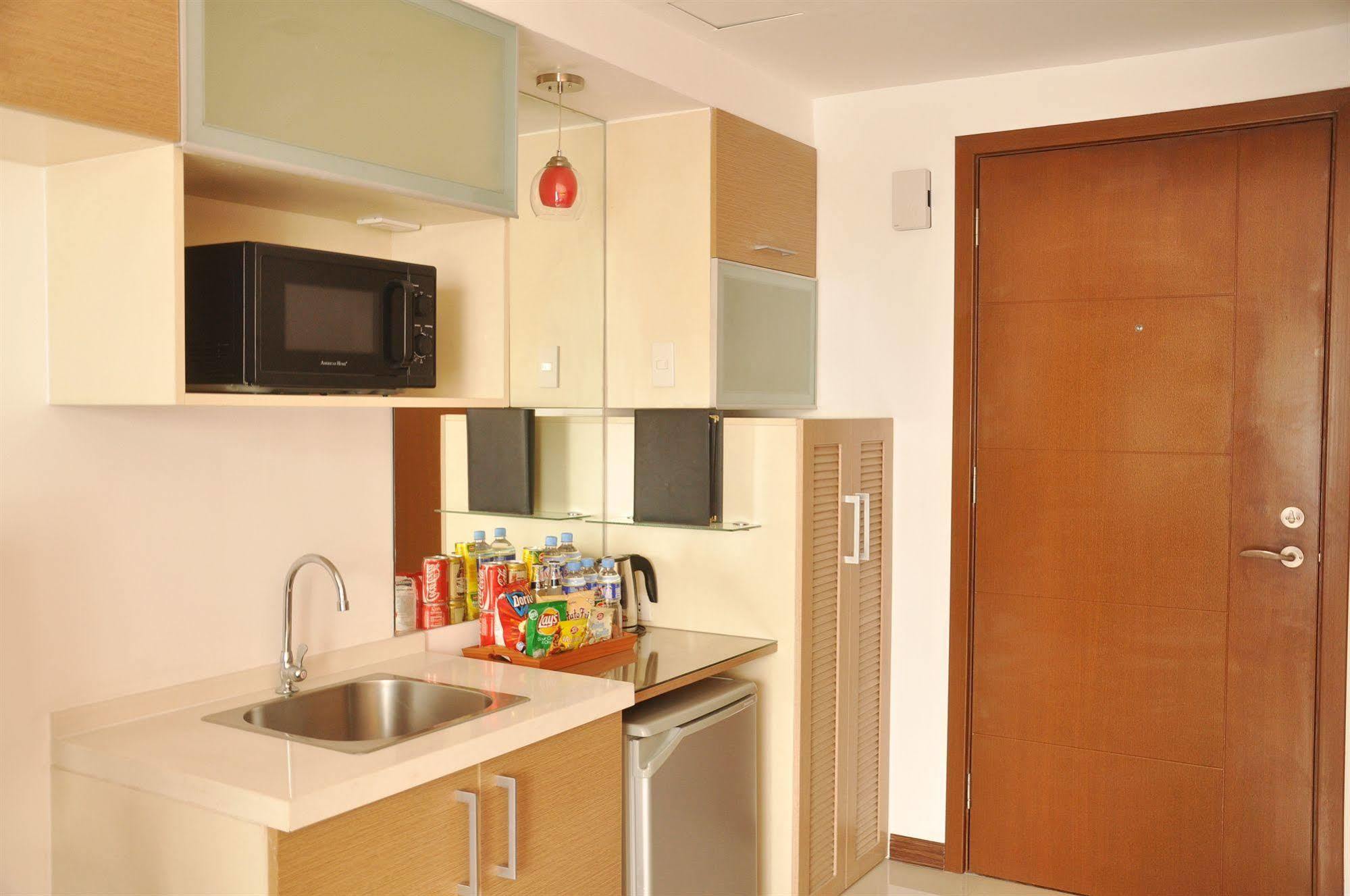 Sunshine City Suites Pasig City Esterno foto