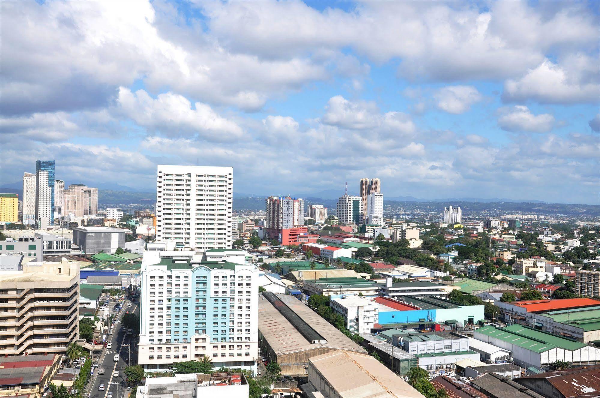 Sunshine City Suites Pasig City Esterno foto