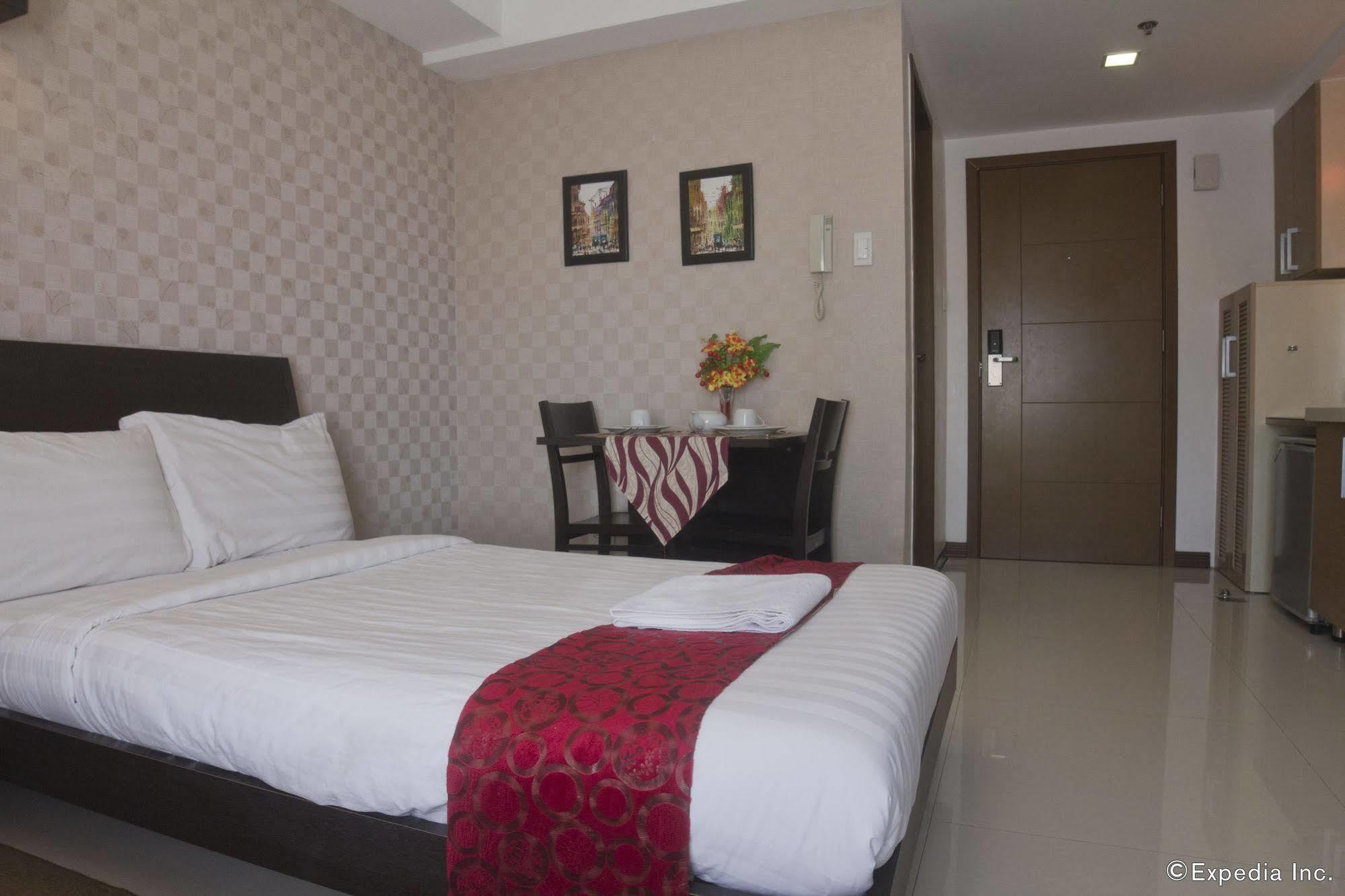Sunshine City Suites Pasig City Esterno foto