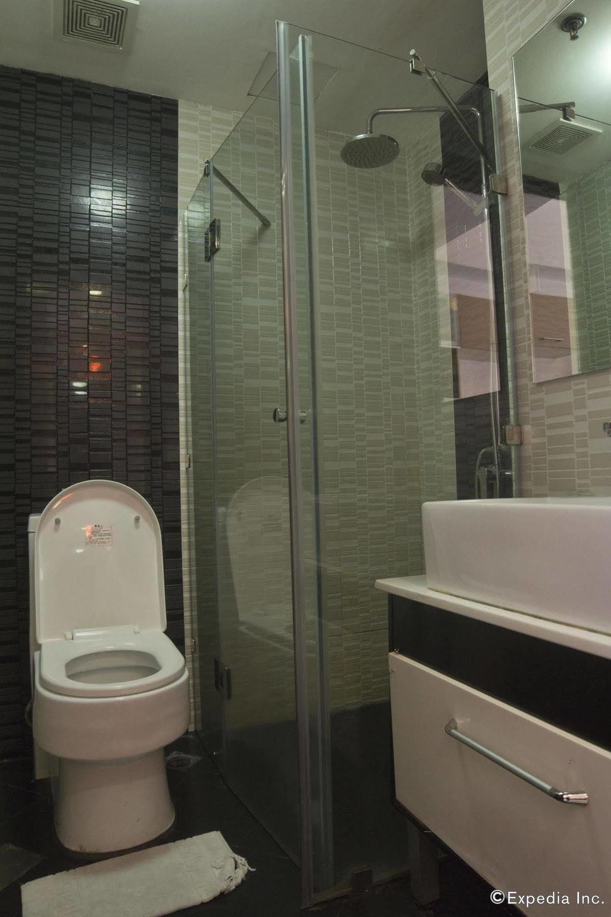 Sunshine City Suites Pasig City Esterno foto