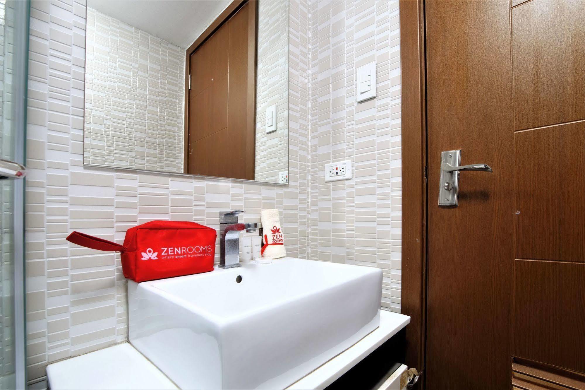 Sunshine City Suites Pasig City Esterno foto