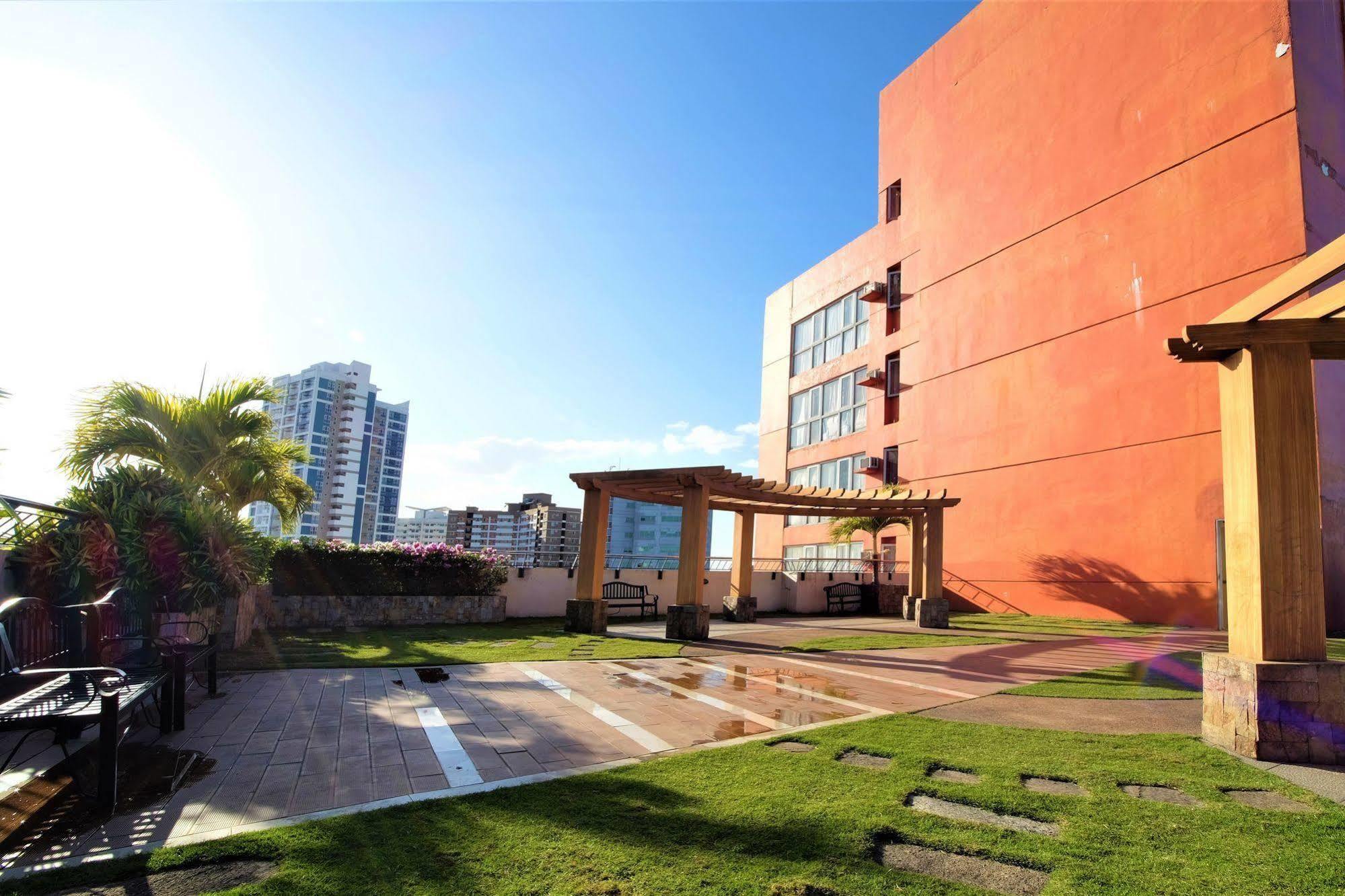 Sunshine City Suites Pasig City Esterno foto